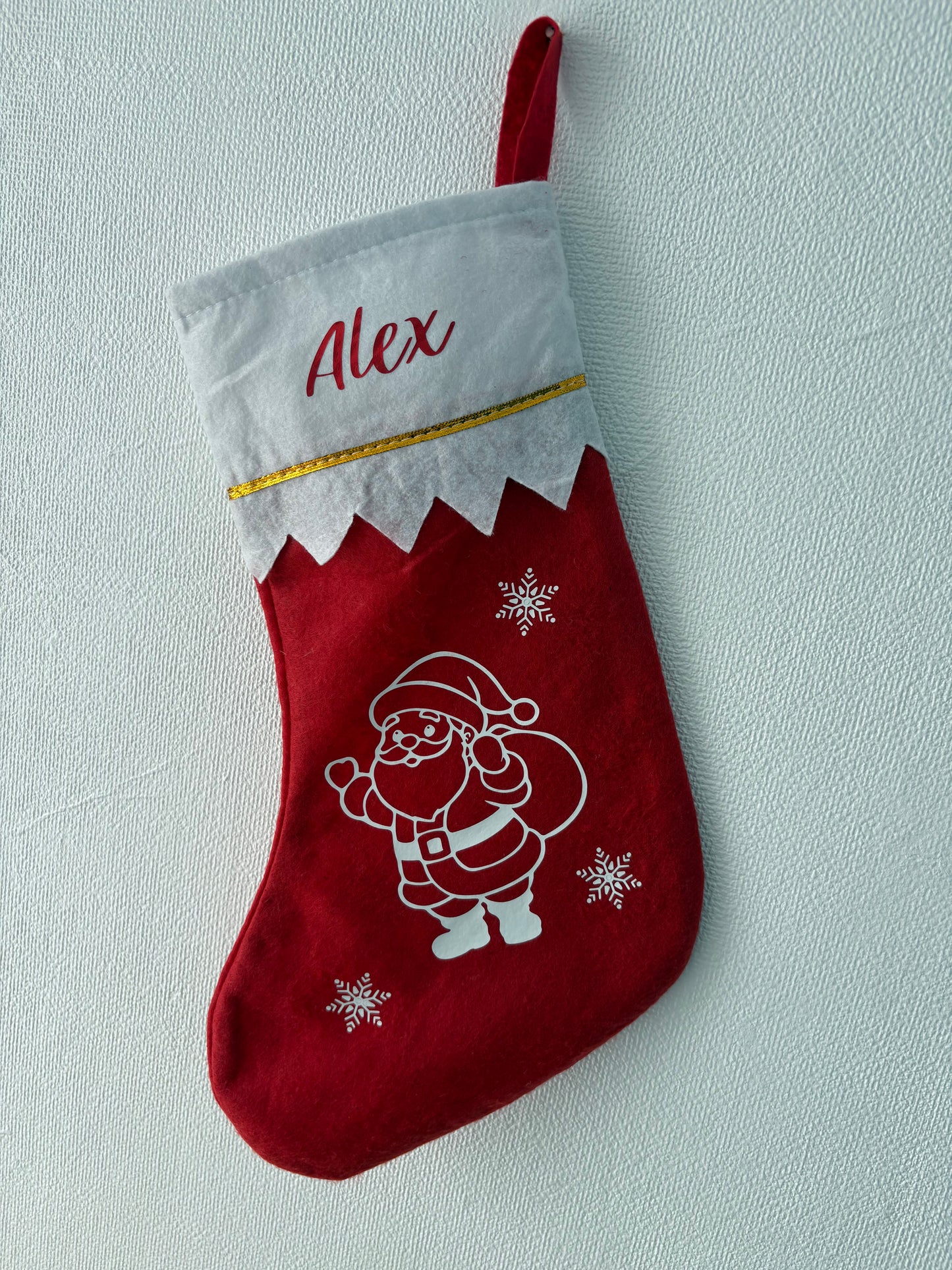 Chaussette de Noël en feutrine rouge avec motif Père Noël et flocons