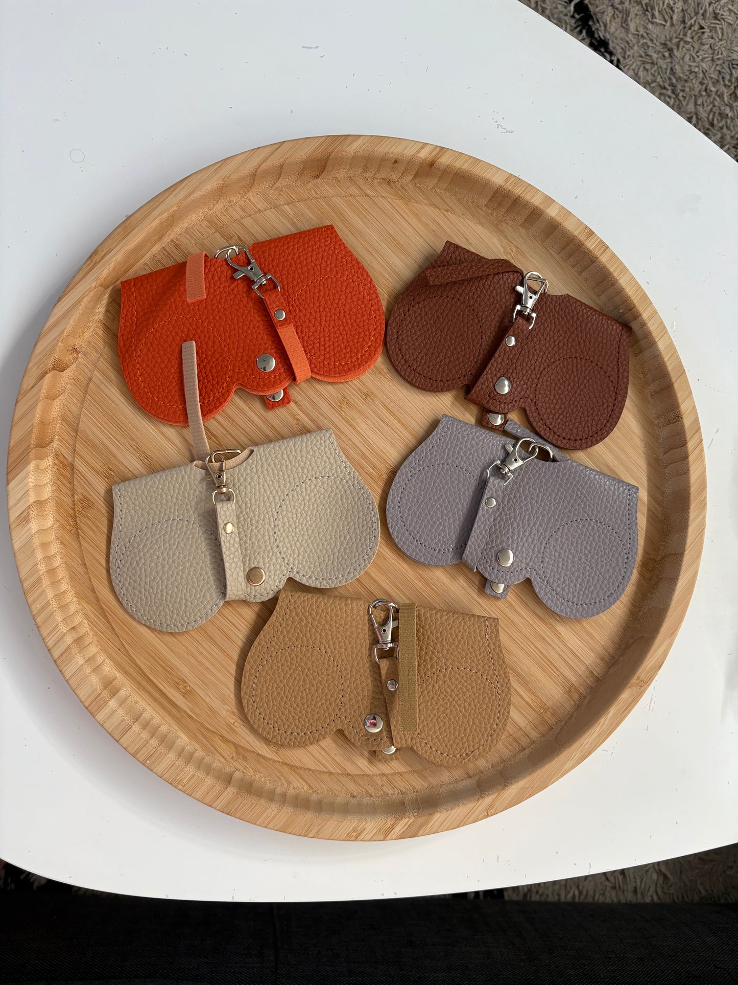 Étuis à lunettes en cuir personnalisables disponibles en plusieurs couleurs – pratique et élégant