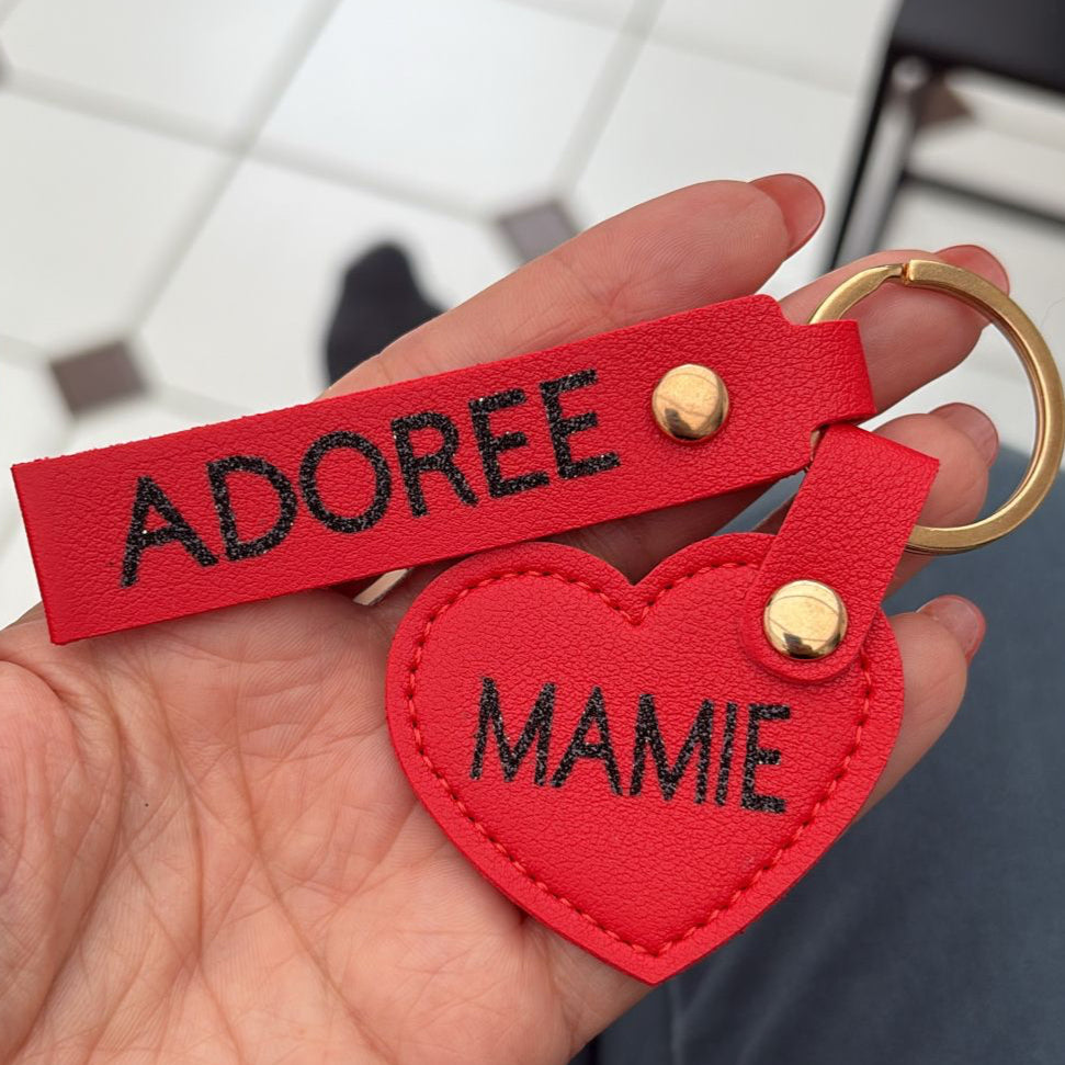 Porte-clé personnalisé rouge avec cœur et bandeau