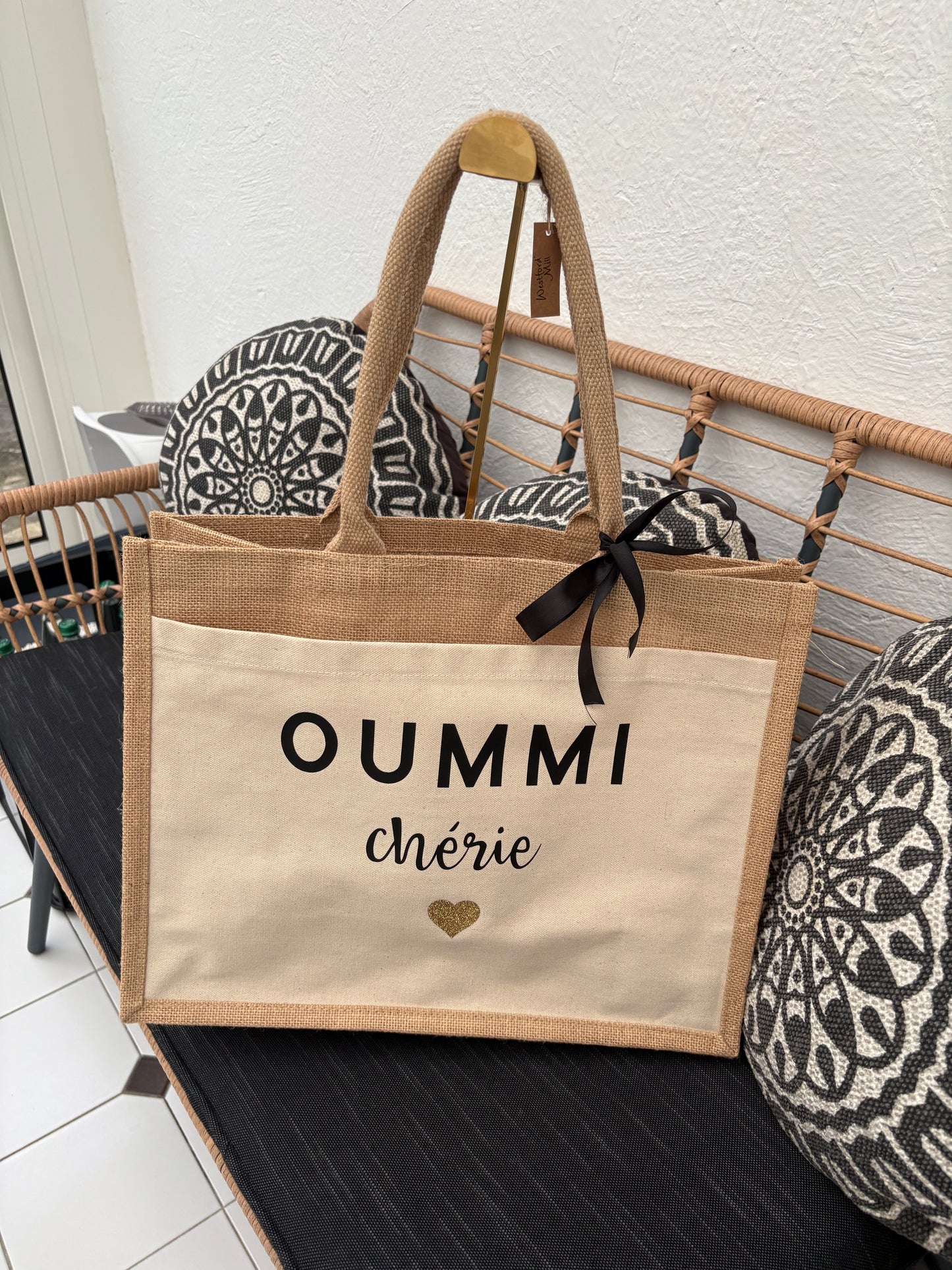 Sac cabas personnalisé Oummi chérie en situation idée cadeau original pour maman
