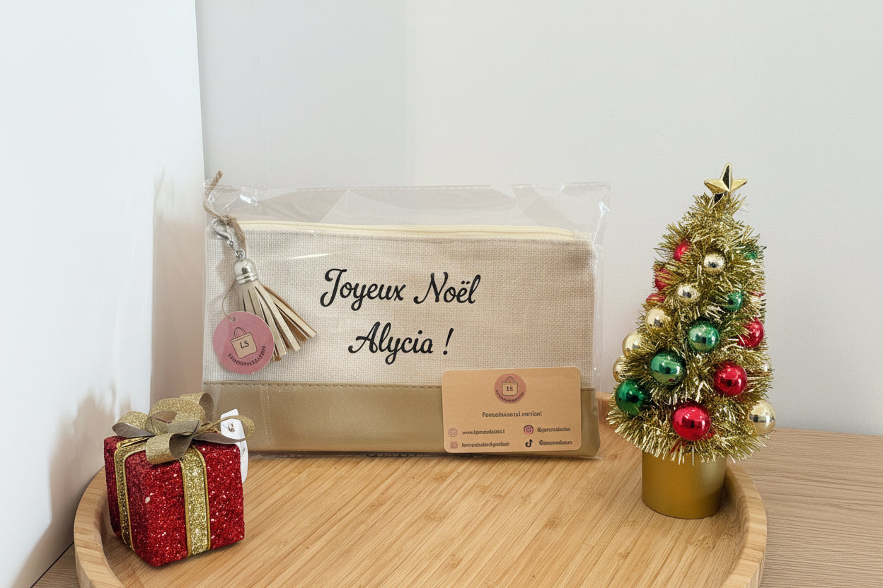 Pochette personnalisée Joyeux Noël avec prénom Alycia et décoration de Noël