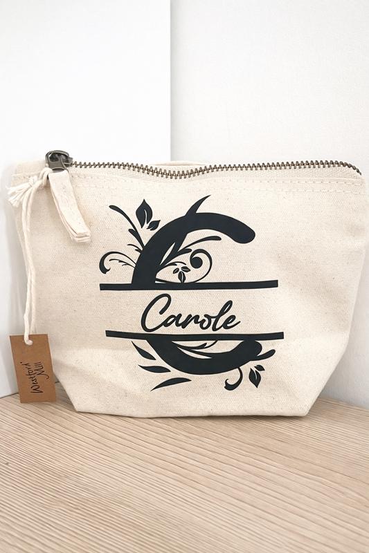 Pochette personnalisée avec monogramme et prénom Carole en toile de jute