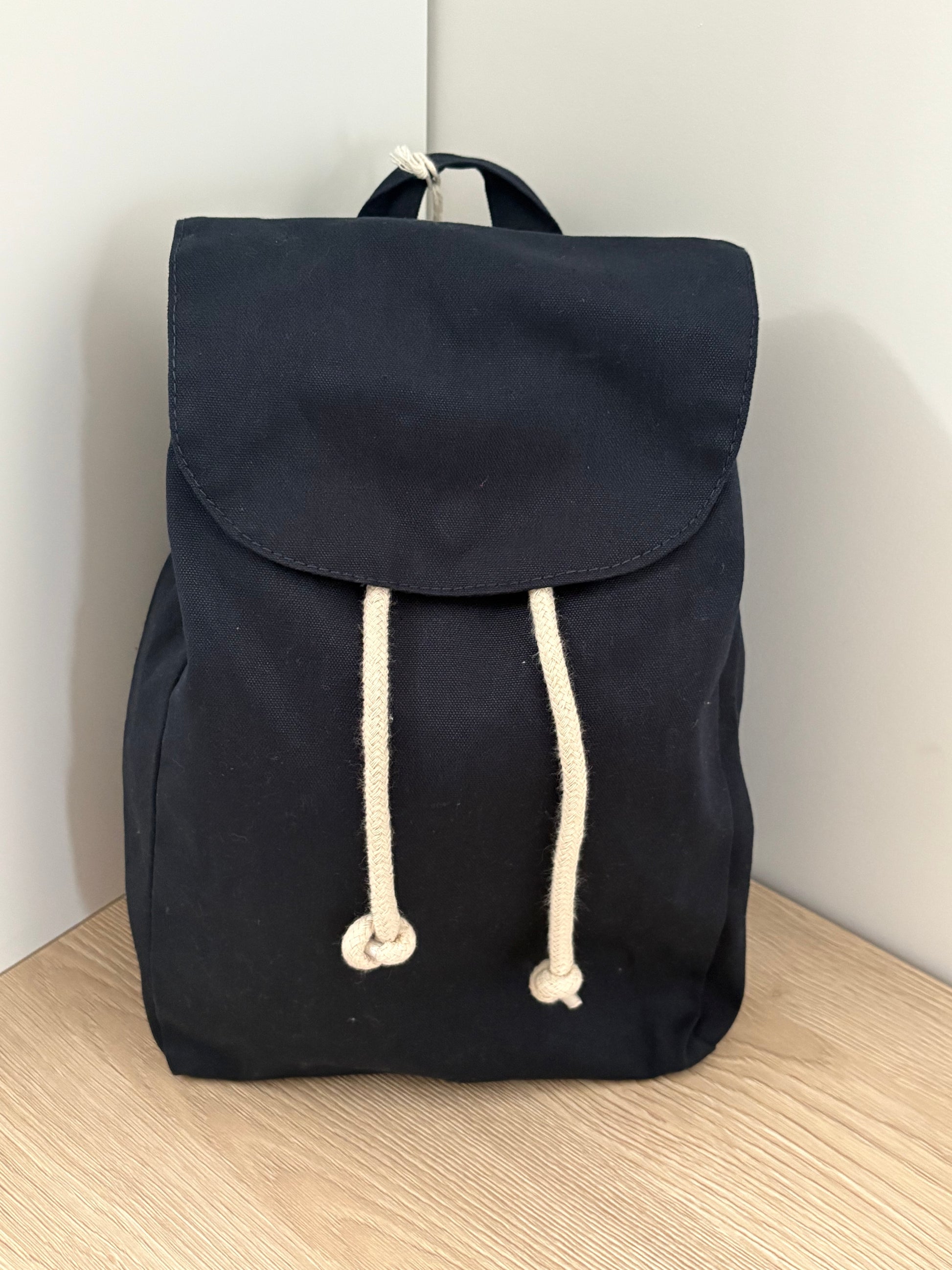 Sac à dos personnalisé bleu marine avec prénom