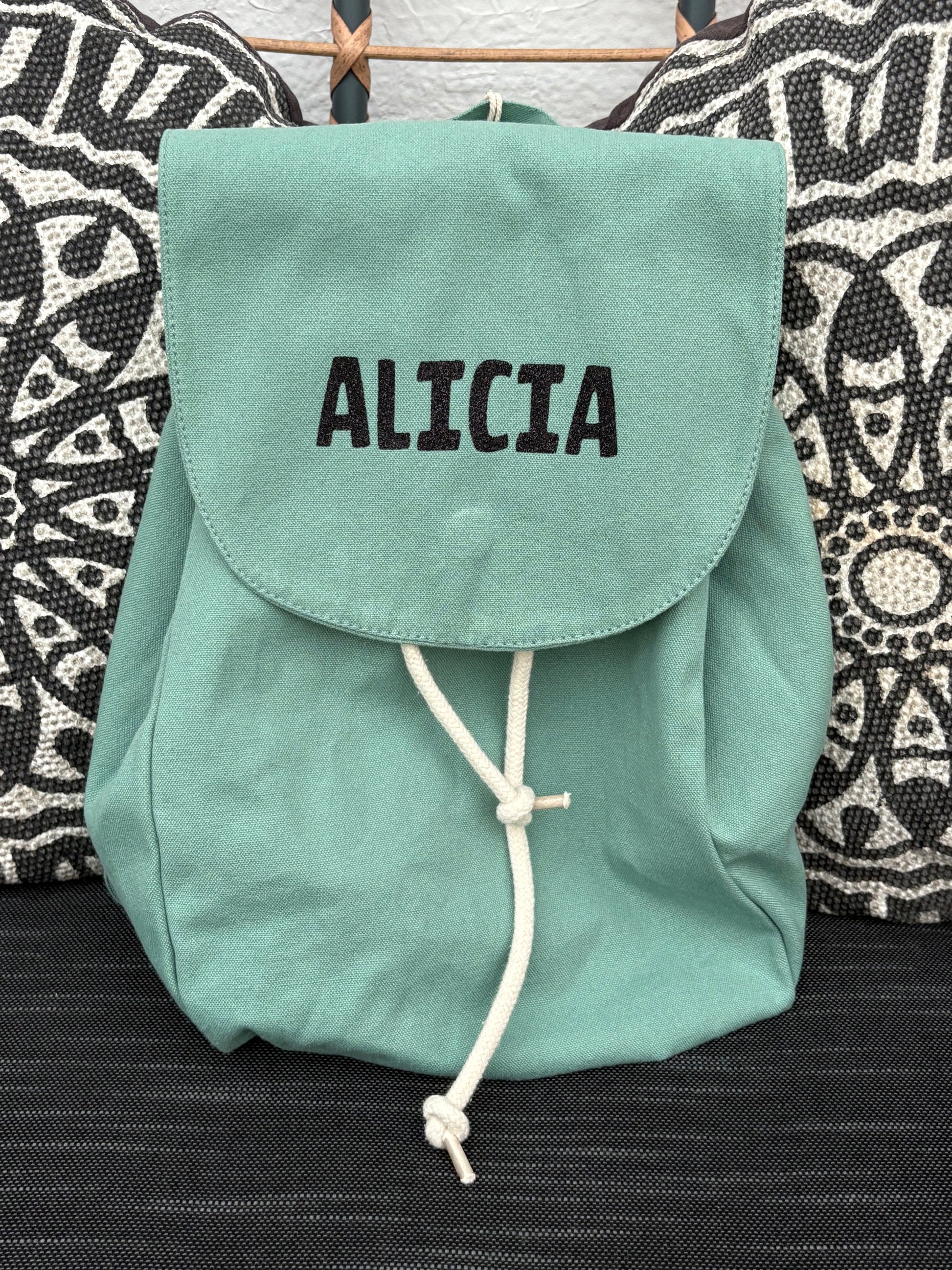 Sac à dos personnalisé vert sauge avec prénom